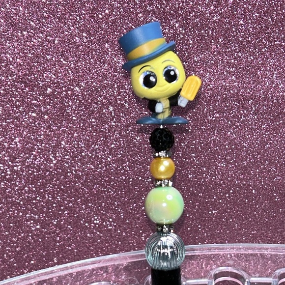 Handmade beaded pen with Disney Doorables topper - Picture 3 of 3